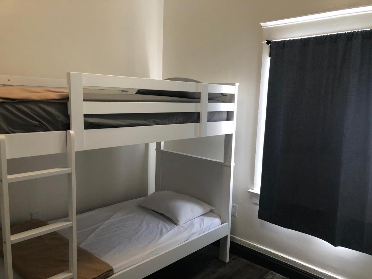 The Wilshire Metro Hostel Лос Анджелис Екстериор снимка